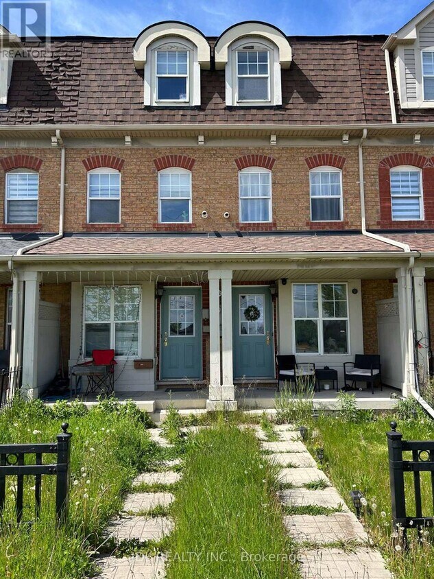 Photo principale - 8882 Sheppard Ave E