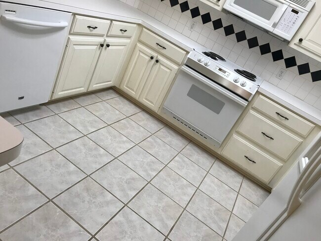 Building Photo - 5715 Persimmon Drive