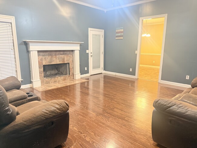 Foto del edificio - 635 Hampshire Dr