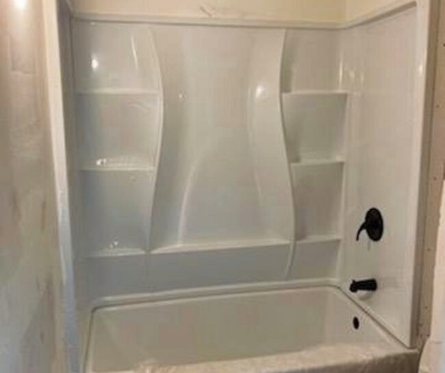 Newly remodeled Bath - 802 Ashwood St