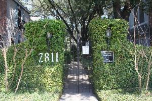 Building Photo - 2811 Woodbury Dr