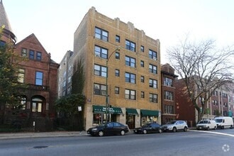 Building Photo - 714 W Belmont Ave