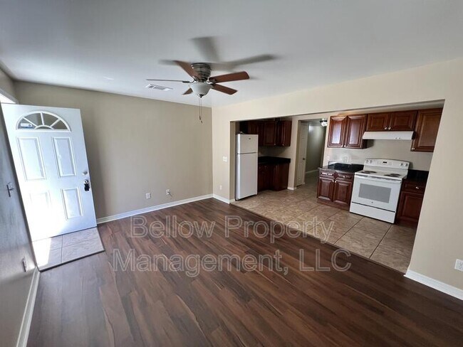 Building Photo - 4809 Thrush St