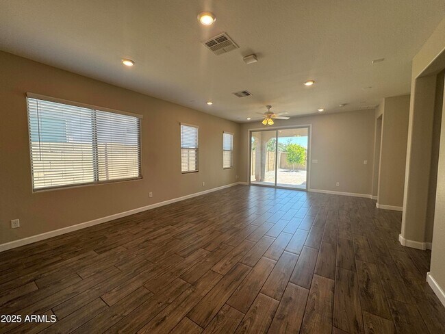 Building Photo - 55 N 197th Dr