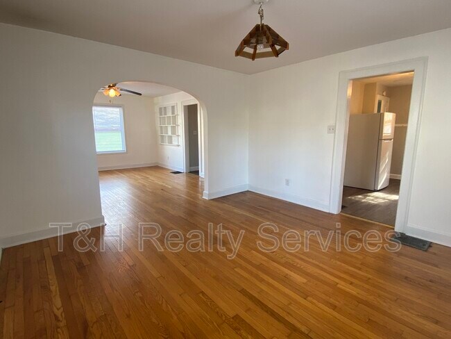 Foto del edificio - 721 E 51st St