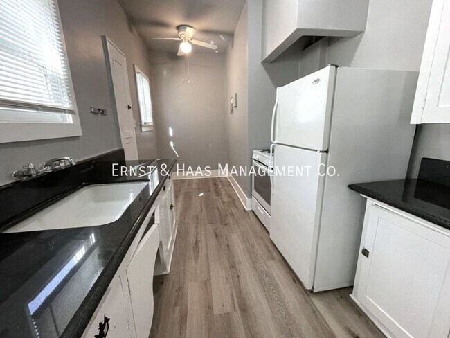 Foto del edificio - 932 E 2nd St