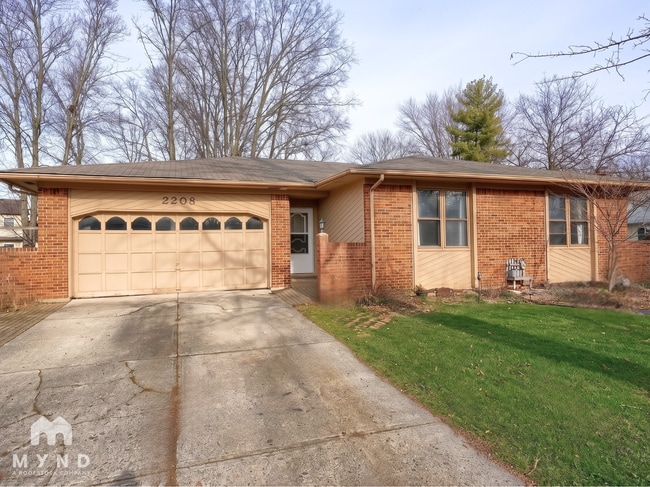Building Photo - 2208 Surreygate Dr