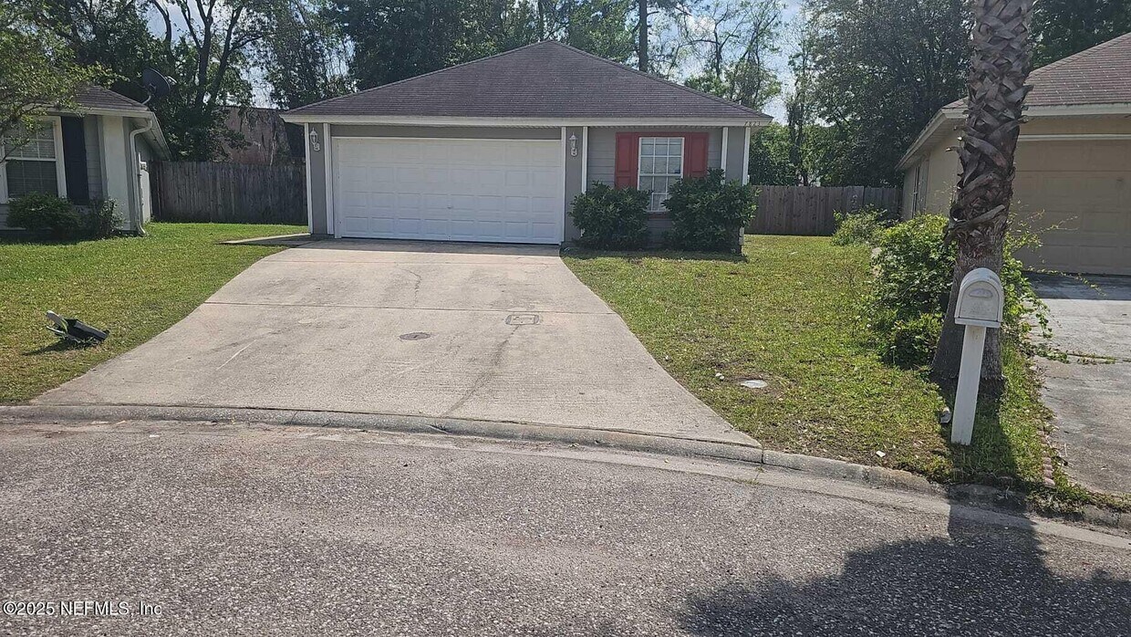Foto principal - 7823 Mordecai Ct