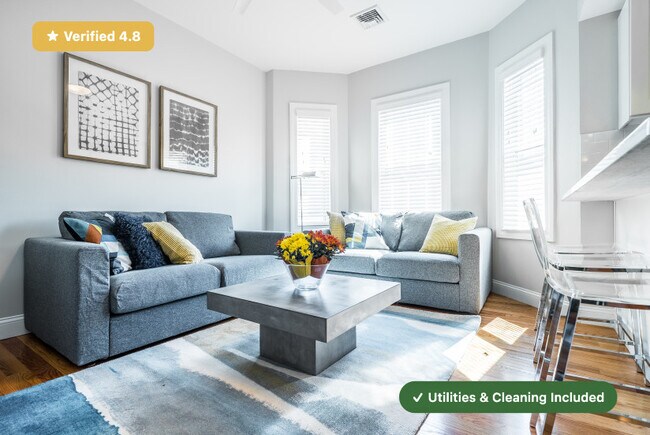 Foto del edificio - Furnished Bedroom with Private Bath in Cambridge