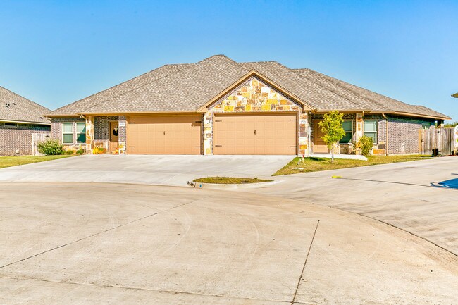 Foto del edificio - 311 Amethyst Ct