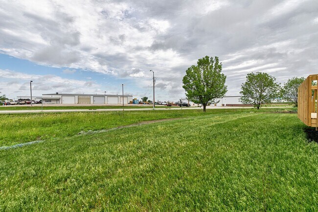 Foto del edificio - "Rare Find: Spacious Ranch Living at Its Best in Bondurant with the lowest rent ever"
