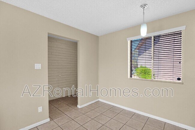 Foto del edificio - 4354 N 82nd St