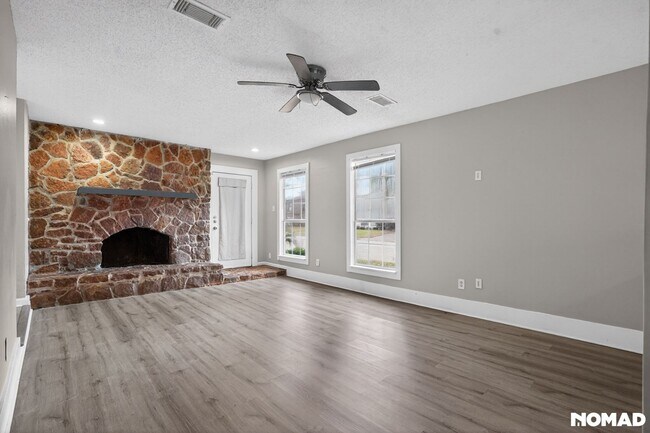 Foto del edificio - 17805 Villa Way Dr