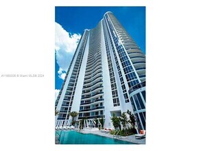 Building Photo - 16001 Collins Ave