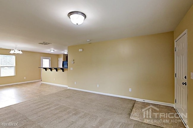 Foto del edificio - 560 Gentle Breeze Ln