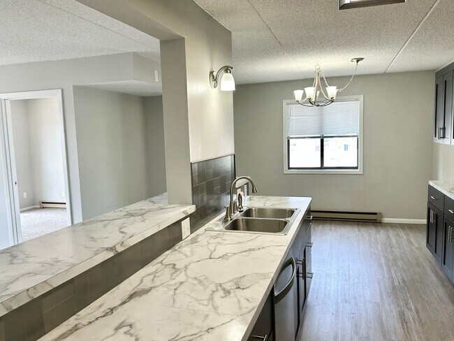 Foto del edificio - 2 Bedroom Downtown Condo - Available May 1st