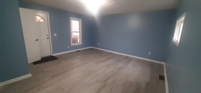 family room - 3792 Brick Schoolhouse Rd