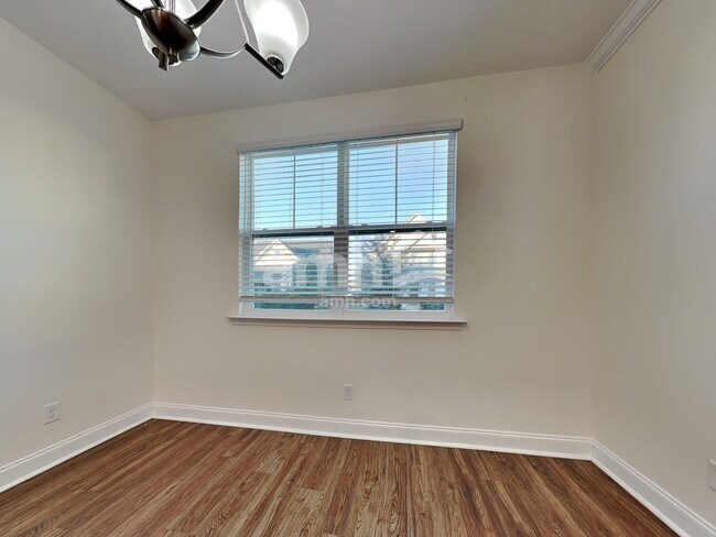 Building Photo - 208 Clearwater Cir