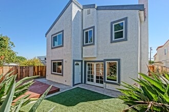 Building Photo - 119 S Helberta Ave