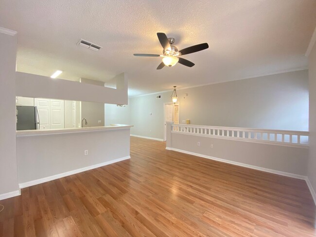 Building Photo - Charming 1-Bedroom Condo in Gated Sanford ...