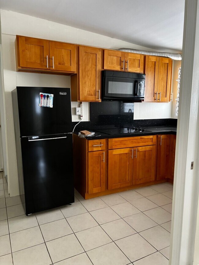 Building Photo - KU.603B