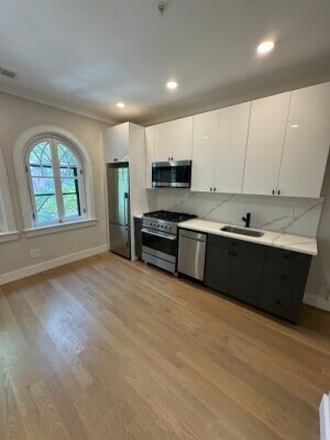 Building Photo - 535 Newbury St