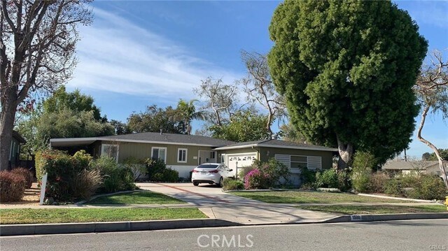 Primary Photo - 1500 Nutwood Ave