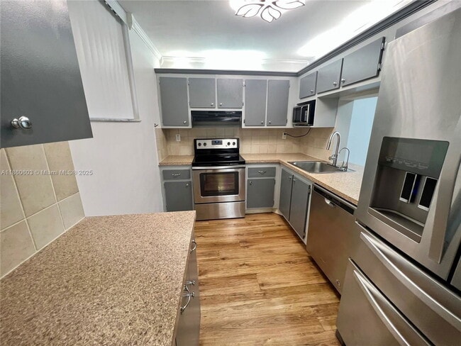 Photo - 1666 West Ave Apartment