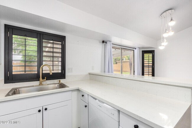 Foto del edificio - 19 W Piute Ave