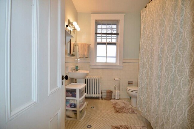 Building Photo - 39-41 Cranston Ave