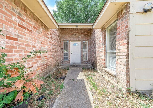 Building Photo - 9311 Cedar Point Cir