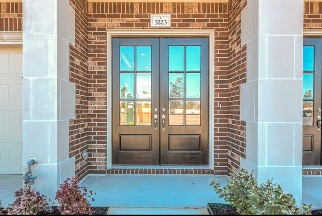 Foto del edificio - 3223 Harmony Creek Ln