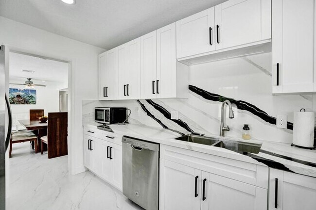 Foto del edificio - 1633 SE 5th Ct