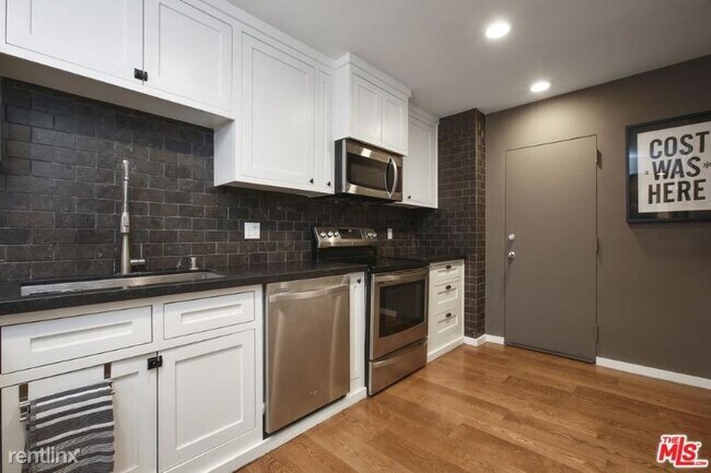 Building Photo - 2 br, 2 bath Condo - 350 N Broad St