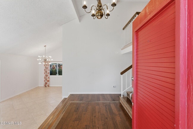 Foto del edificio - 1239 Honeysuckle Ct