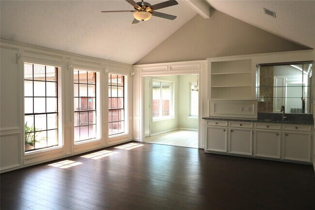 Building Photo - 3838 Fawn Creek Dr