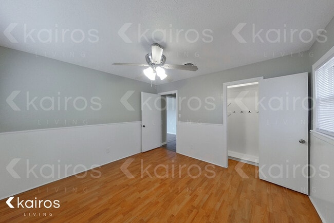 Building Photo - 2813 James Louis Dr
