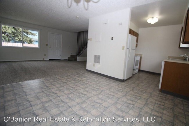 Building Photo - 813 W 75th Ave