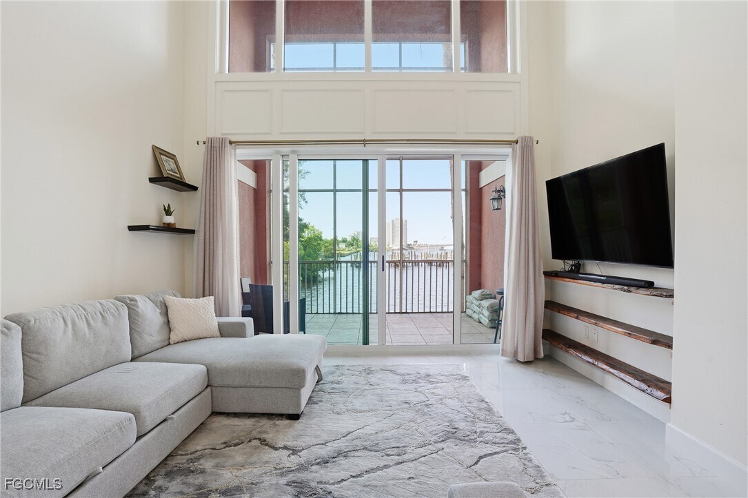 Foto principal - 2743 First St