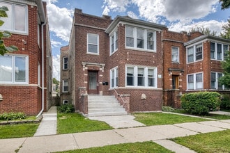 Building Photo - 5039 W Cullom Ave