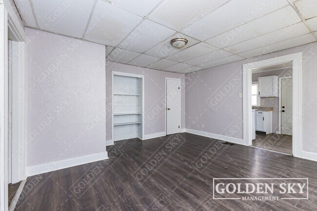 Building Photo - 230 Kinsey St