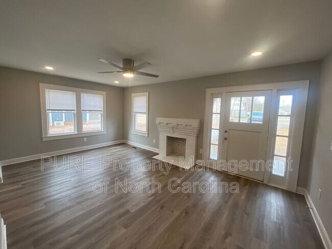 Foto del edificio - 3355 E Ridge Rd