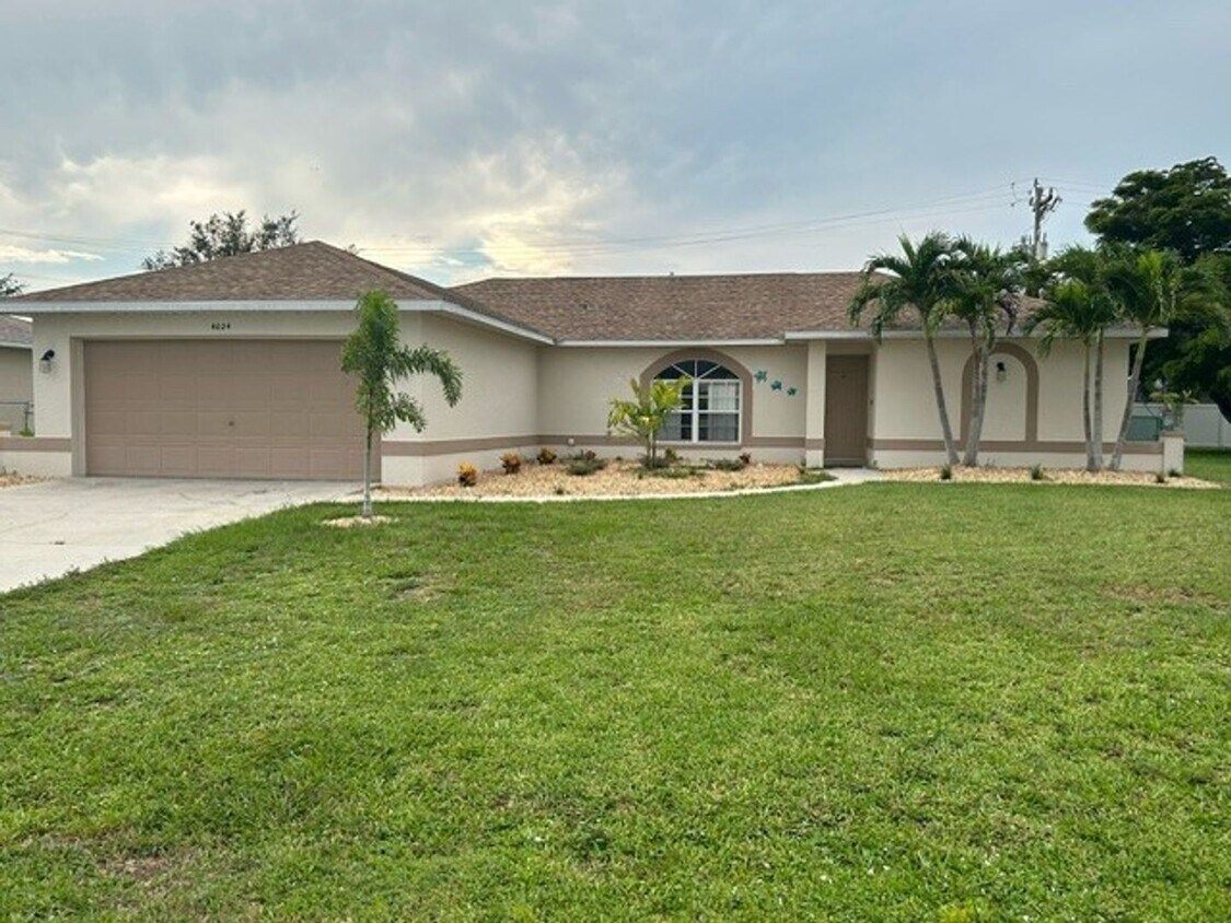 Primary Photo - SW area All Tiled Home with a Fenced in Ya...