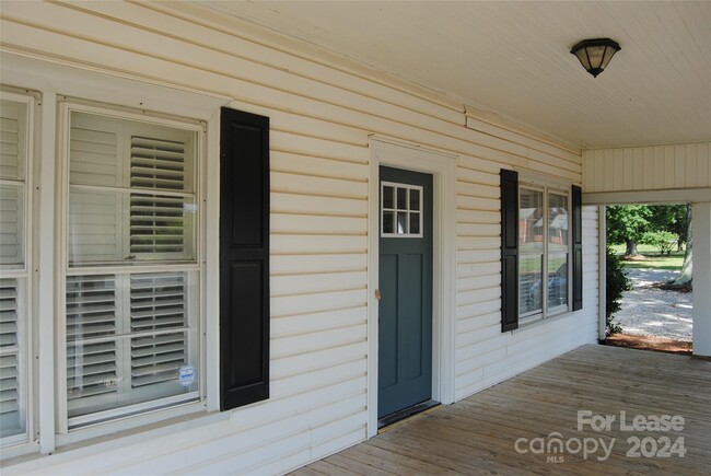 Building Photo - 3249 Pleasant Plains Rd