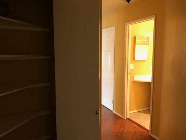 Large hallway linen closet - 2255 Highview Ln W