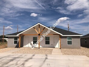 Building Photo - 313 Alamo St