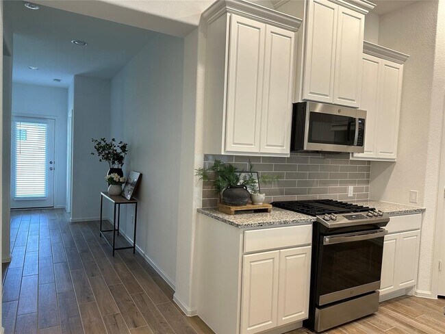 Building Photo - 4222 Colony Ln