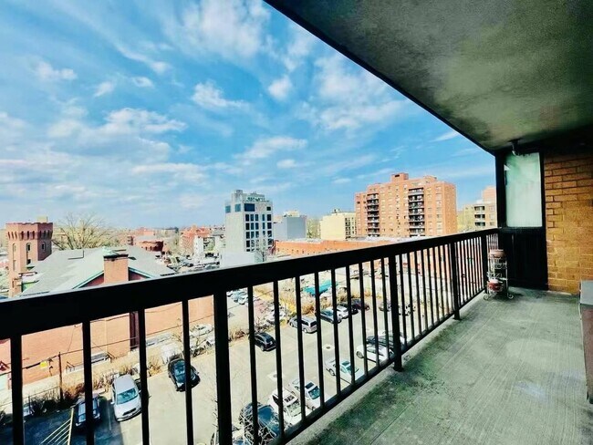 Foto del edificio - 136-75-136-37 37th Ave