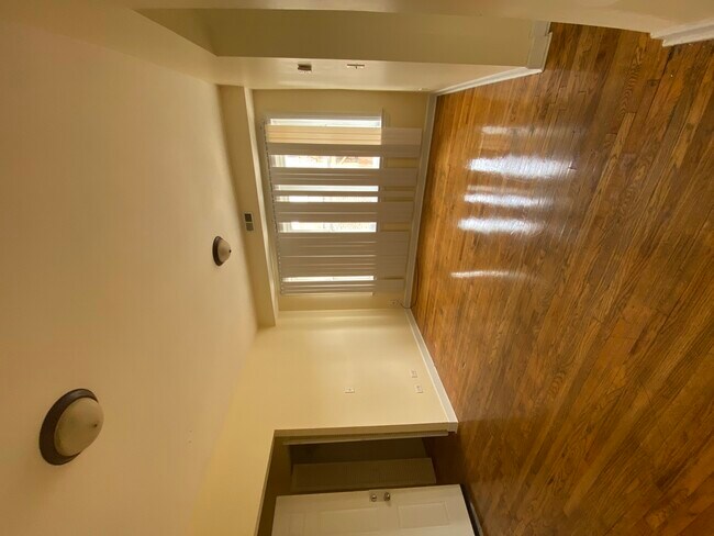 Building Photo - 6405 S Mozart St