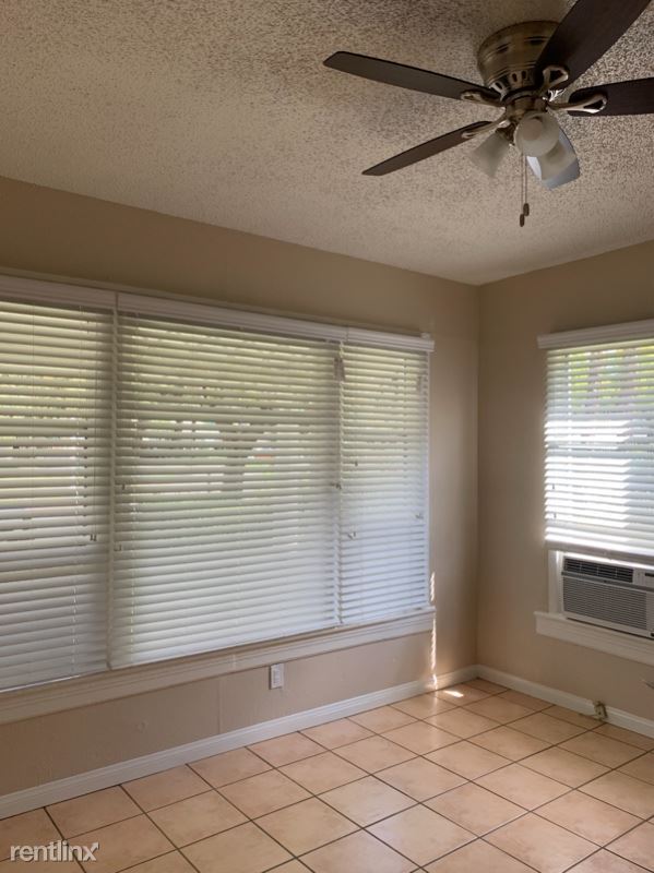 Foto del edificio - 869 Lincoln Ave